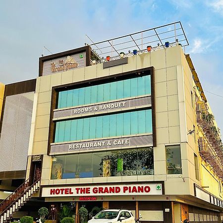 Hotel The Grand Piano - Best Business Hotel In Patan Kültér fotó