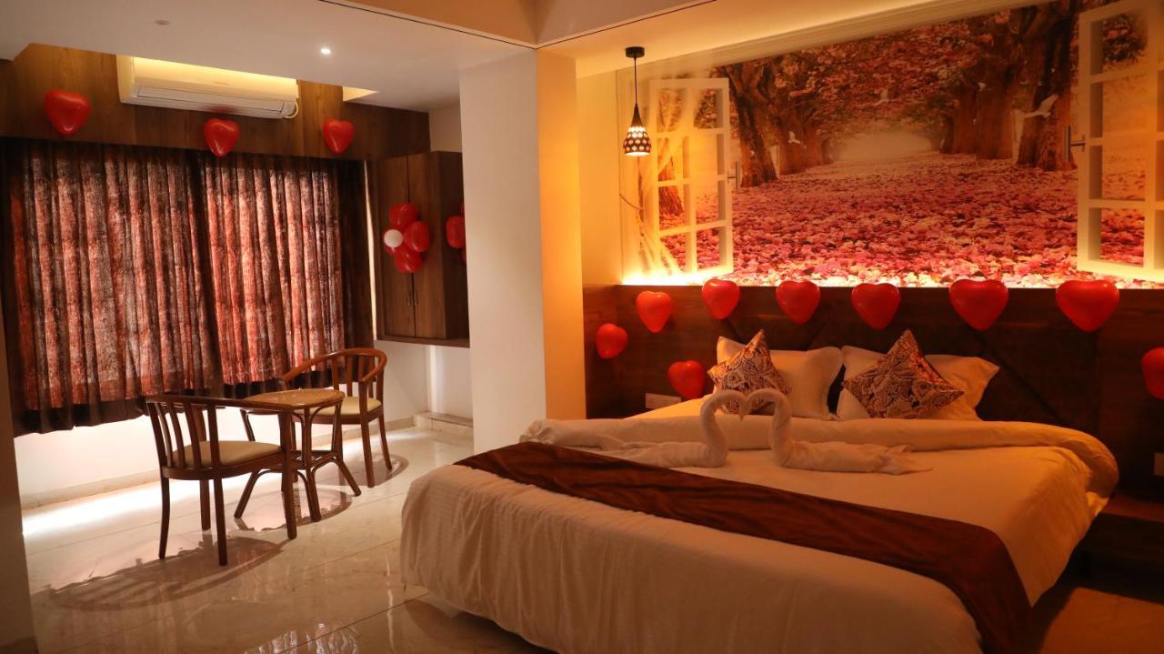 Hotel The Grand Piano - Best Business Hotel In Patan Kültér fotó