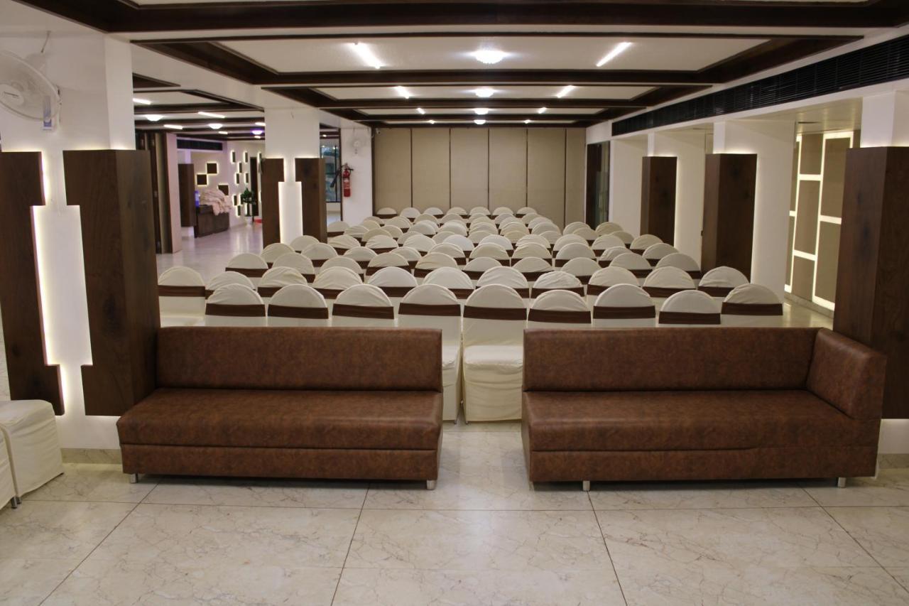Hotel The Grand Piano - Best Business Hotel In Patan Kültér fotó