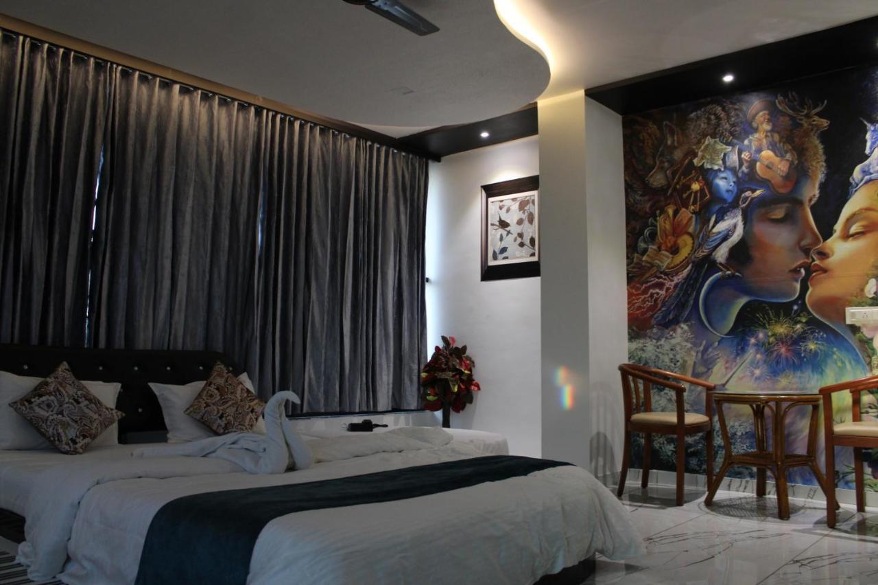 Hotel The Grand Piano - Best Business Hotel In Patan Kültér fotó