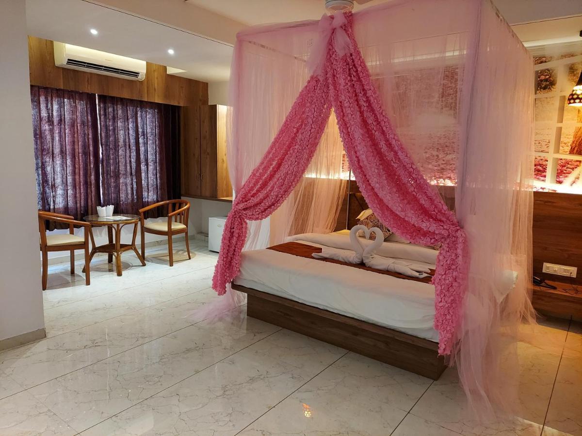 Hotel The Grand Piano - Best Business Hotel In Patan Kültér fotó