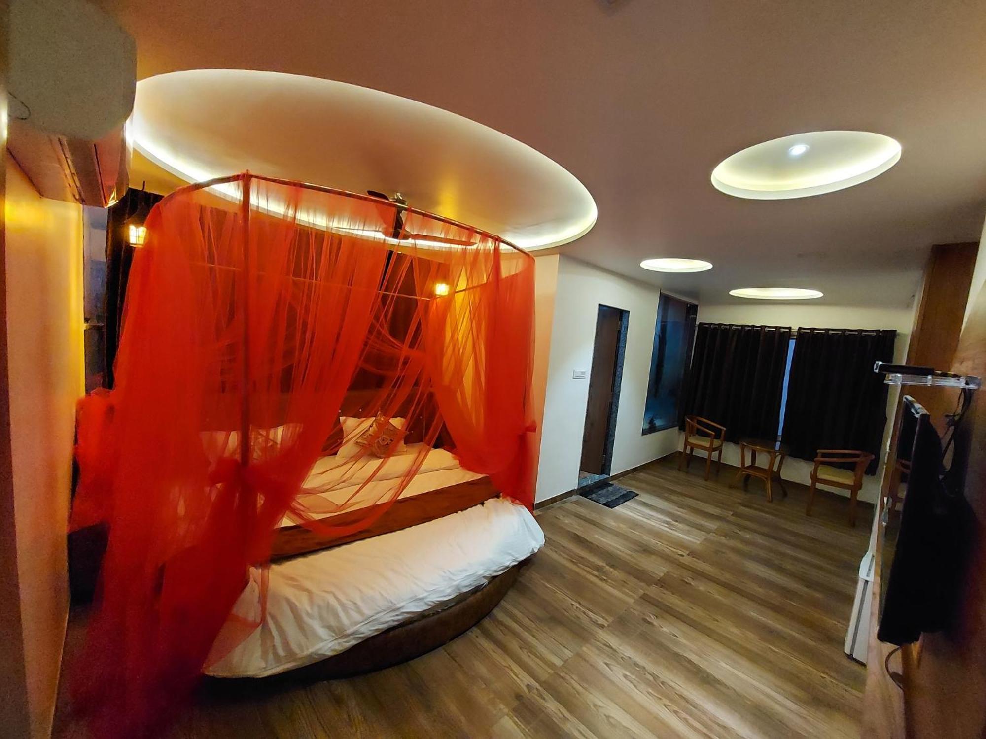 Hotel The Grand Piano - Best Business Hotel In Patan Kültér fotó